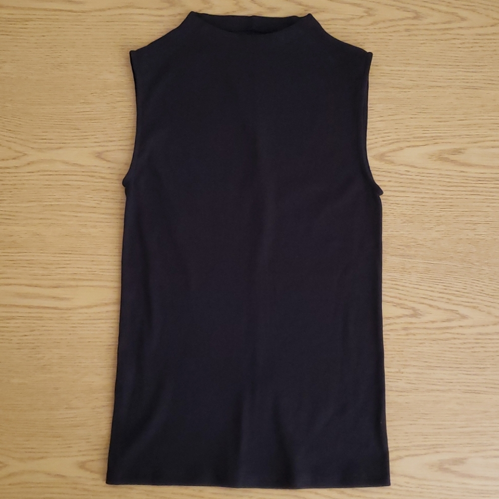 Everlane Pima micro-rib mockneck/ funnel neck tank
